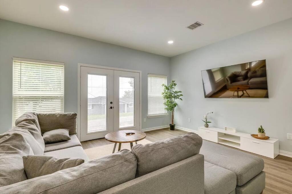 Vacation Home Lake Livingston! Onalaska ภายนอก รูปภาพ