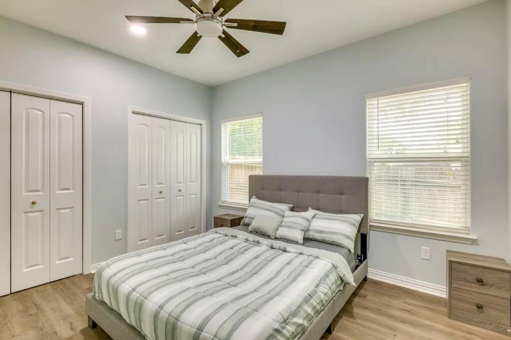 Vacation Home Lake Livingston! Onalaska ภายนอก รูปภาพ