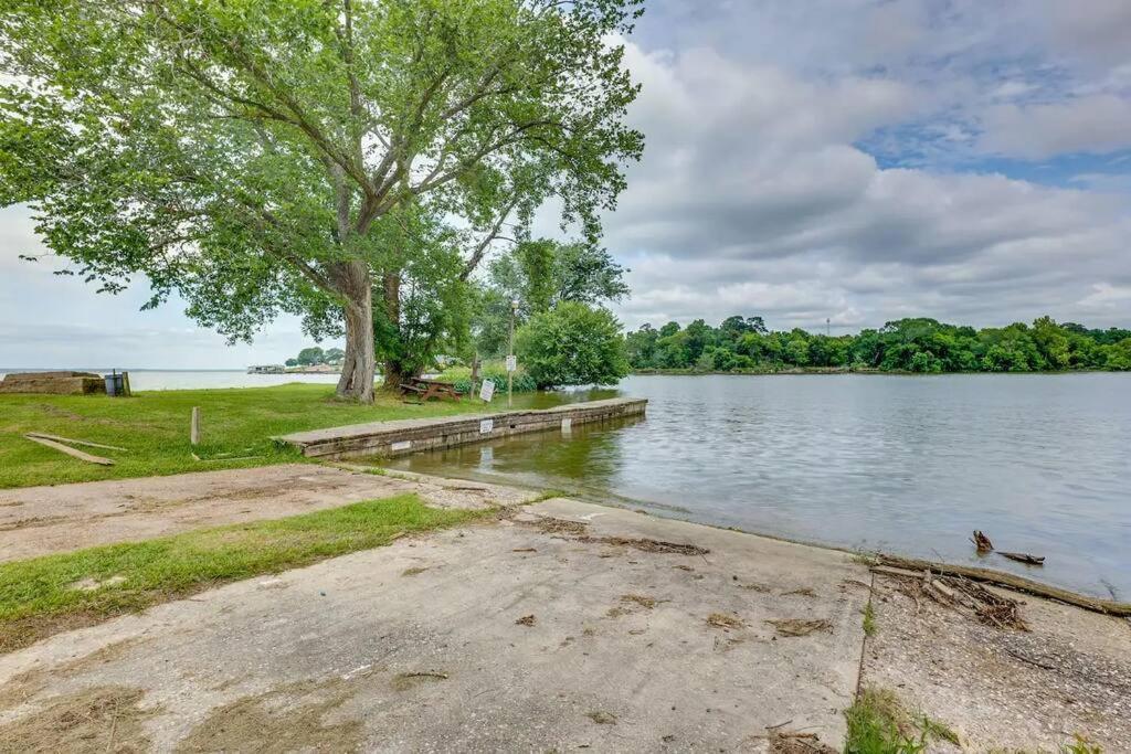Vacation Home Lake Livingston! Onalaska ภายนอก รูปภาพ