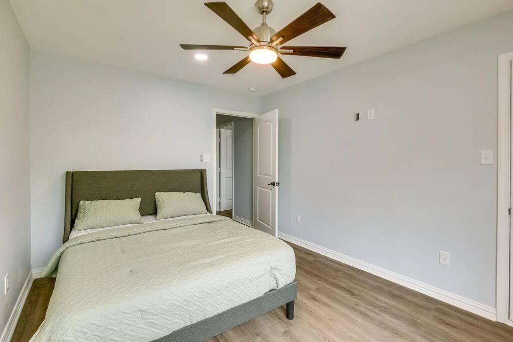 Vacation Home Lake Livingston! Onalaska ภายนอก รูปภาพ