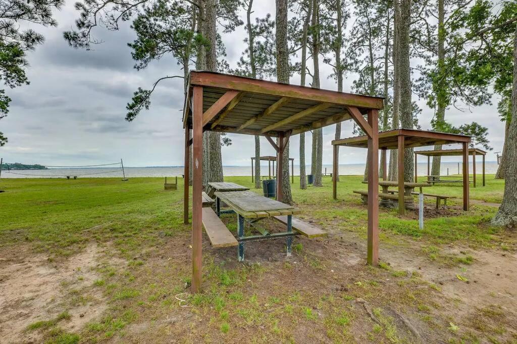 Vacation Home Lake Livingston! Onalaska ภายนอก รูปภาพ